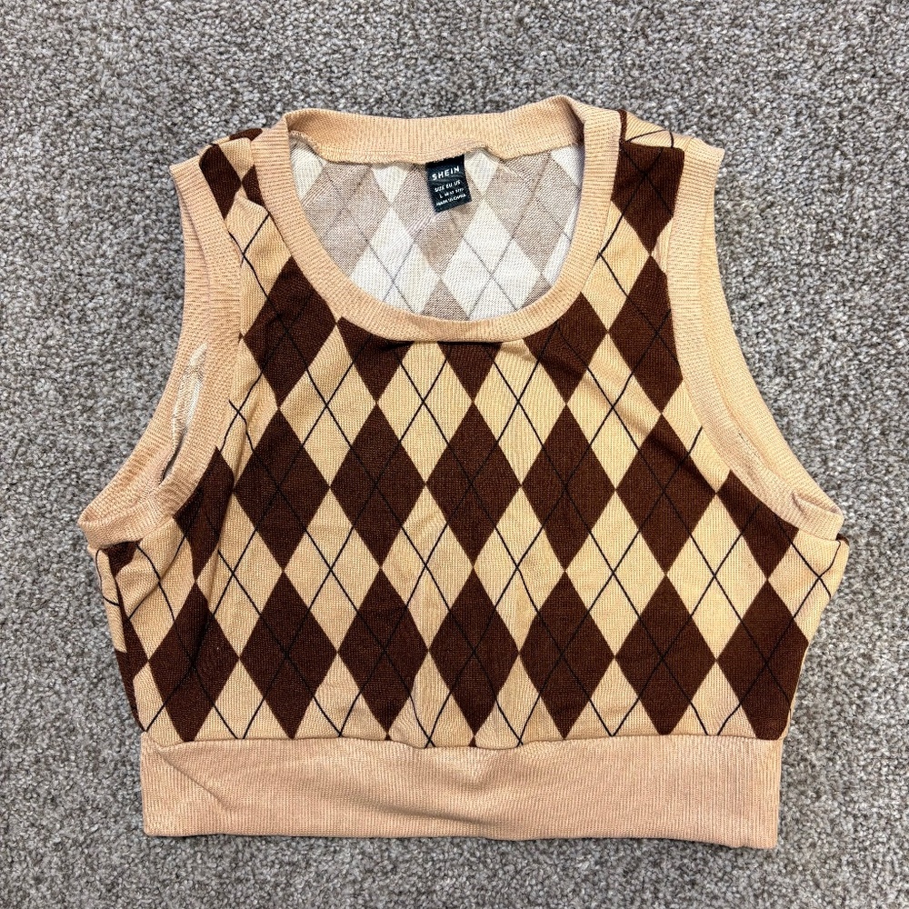 SHEIN EZwear Argyle Sweater Vest